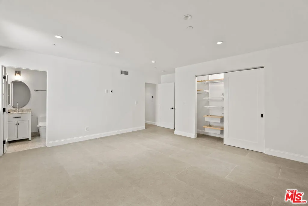 530 N Alta Vista Boulevard, Los Angeles, California 90036 home-pic-63